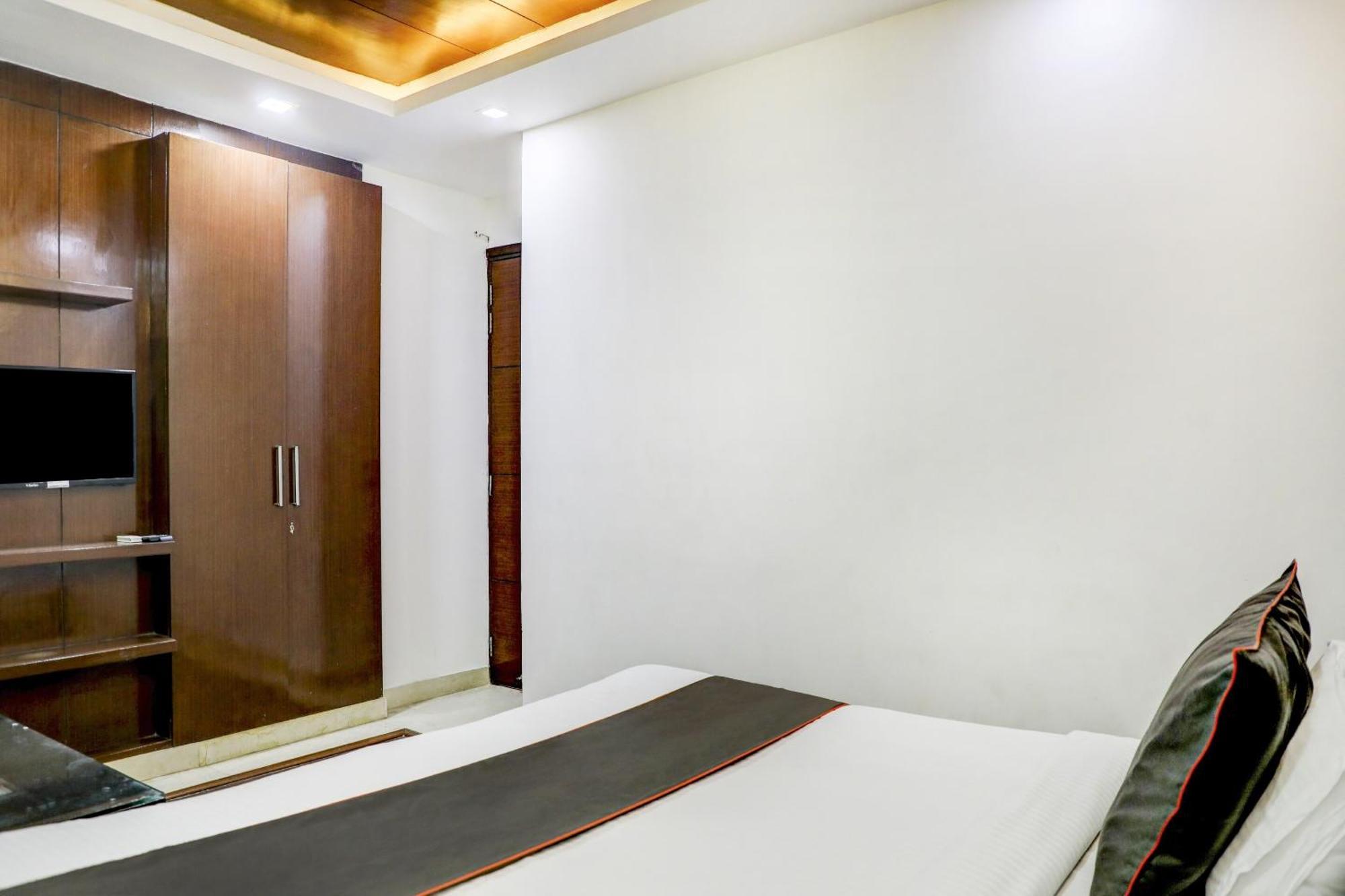Collection O R S Villa Near Lotus Temple Nova Deli Exterior foto
