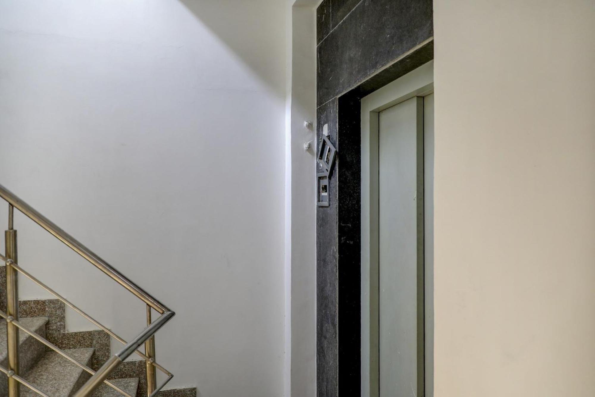 Collection O R S Villa Near Lotus Temple Nova Deli Exterior foto