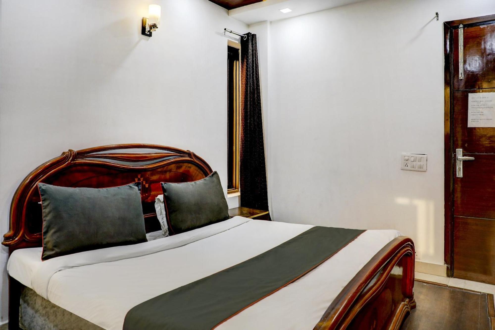 Collection O R S Villa Near Lotus Temple Nova Deli Exterior foto